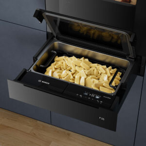 Bosch Wärmeschublade aus schwarzem Glas mit Edelstahl-Innenraum, ideal zum Warmhalten, Auftauen und Garen von Speisen in moderner Küche